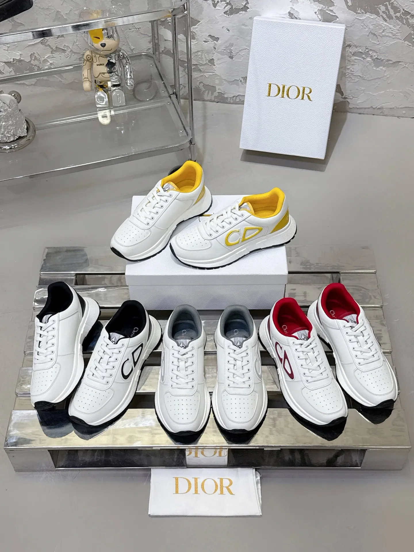 [Dior Dior] P: 660💰Couple model Size: Female: 35-40 (41 customized), male 39-44. (45 customized) 2025 Dior Dior autumn and winter new couple model, thick-soled casual sports shoes, original purchase and development, reinterpret sports style with elegant and fashionable shape. The upper is crafted from white mesh fabric and features the Christian Dior Paris signature on the laces and heel. The exquisite two-color sole is light and soft, which can add a high-end temperament to all kinds of casual looks. The delivery counter is exquisitely packaged🛍📦 ▪️Material: Original custom imported first-layer cowhide ▪️Inner lining: Imported soft sheepskin lining ▪️Sole: Original open-molded anti-slip rubber material ▪️Sole thickness: 4CM